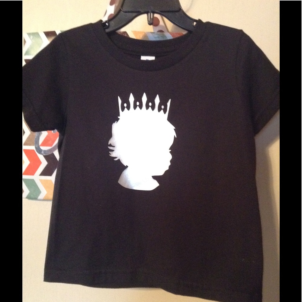 Custom black tee with silhoutte. NEW